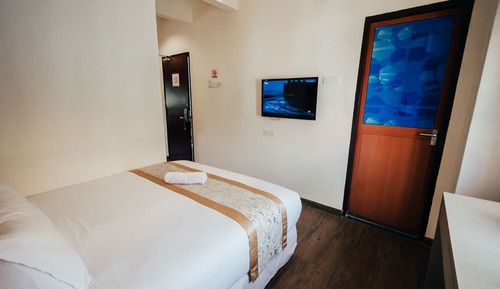 Business Suite with Private Bathroom