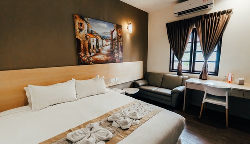 Executive Suite with Private Bathroom