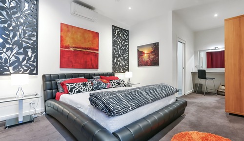 Family Suite (King + Queen)