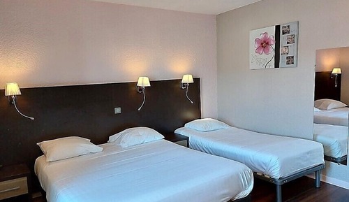 Standard Triple Room, Ensuite, River View (CHAMBRE TRIPLE)