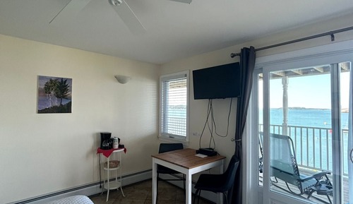 Basic Room, 1 King Bed, Balcony, Ocean View