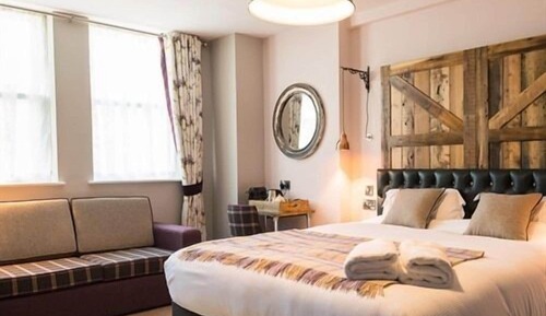 Superior Suite, Ensuite (Downs Barn)