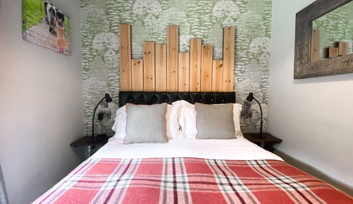 Standard Double Room, Ensuite (Botswicky)