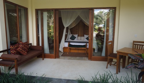 Premier Suite, 1 King Bed, Garden View, Poolside