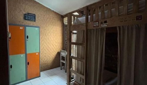 Standard Shared Dormitory, Women only