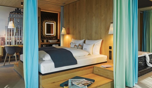 Plaza Suite