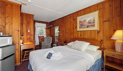Standard Room, 1 Queen Bed