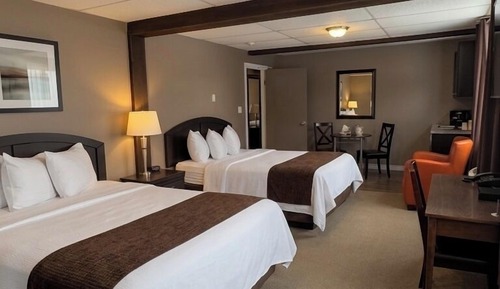 Room, 2 Queen Beds, Kitchenette