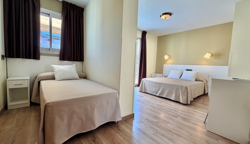 Triple Room, Balcony
