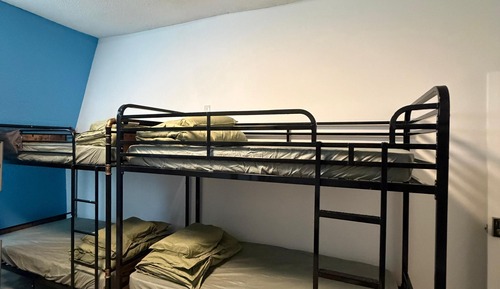 Economy 6-Bed Room With Shared Bathroom