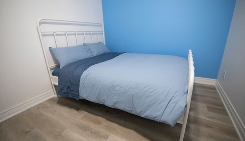 Three-Bedroom Apartment for 10
