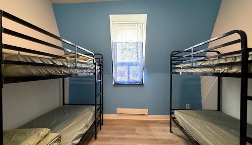 Five-Bedroom Apartment for 30