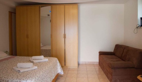 Studio (Studio Apartment with balcony and sea)