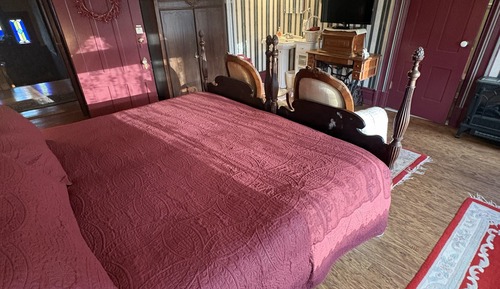 Comfort Room, 1 King Bed, Non Smoking, Hill View