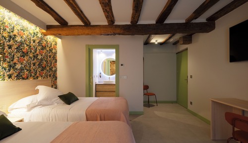 Comfort Twin Room, City View