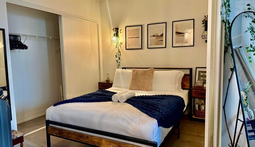 Comfort Suite, 1 Bedroom, Non Smoking, City View