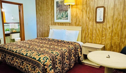 Standard Room, 1 King Bed