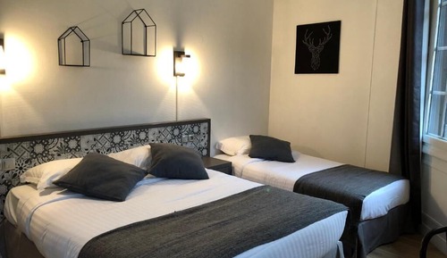 Family Triple Room, City View