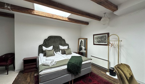 Loft King Suite - Garden View