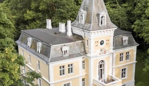 Tower Suite- Garden and Forest Views