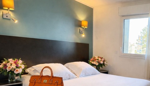 Family Quadruple Room, City View