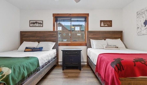 Apartment, Multiple Beds, Kitchen, Mountain View