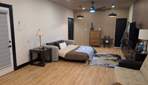 Superior Studio Suite, City View