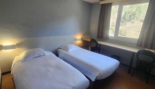 Classic Twin Room, River View