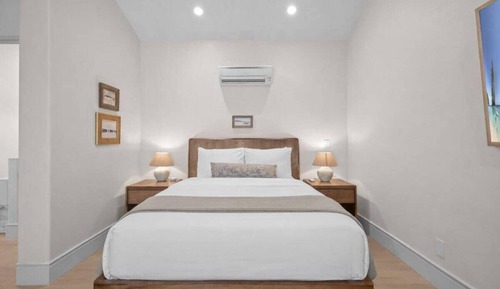 Classic Studio, 1 Queen Bed, Microwave, Corner