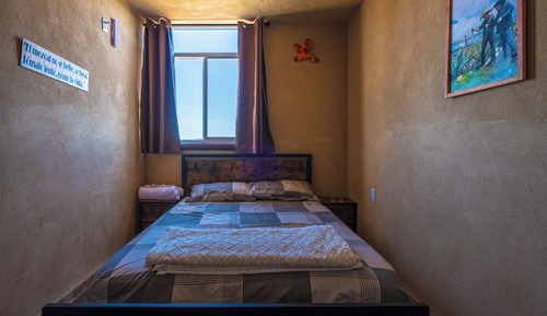 Comfort Double Room Single Use, 1 Queen Bed, Patio, Mountain View