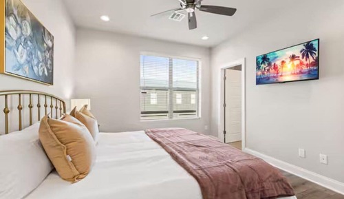 Luxury Townhome, 2 Bedrooms, Kitchen