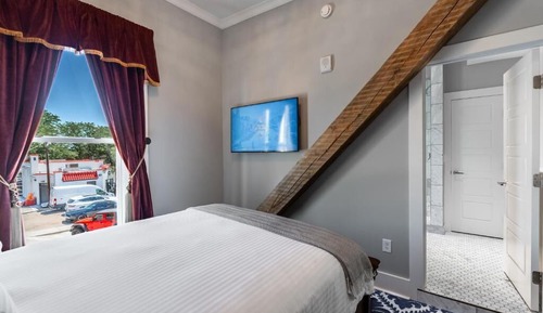 Single Room, City View