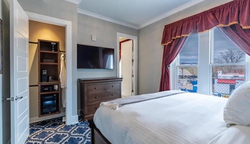 Single Room, City View
