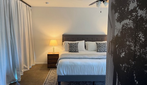 Classic Room, 1 King Bed