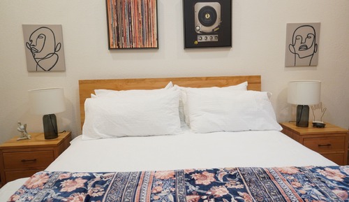 Executive Suite: 127-D