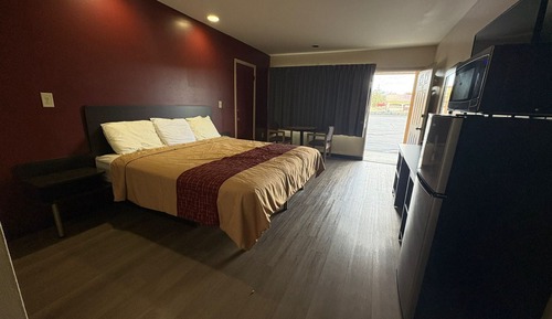 Room, 1 King Bed, Non Smoking