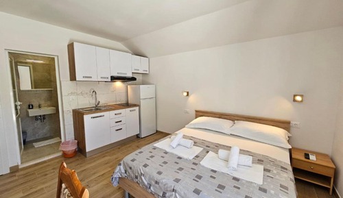 Apartment (Three bedroom Apartment with Terrace )