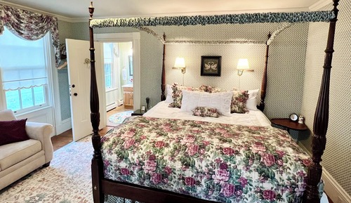 Deluxe Double Room, Partial Lake View