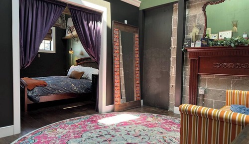 Suite, 1 Queen Bed with Sofa bed, Pets Allowed