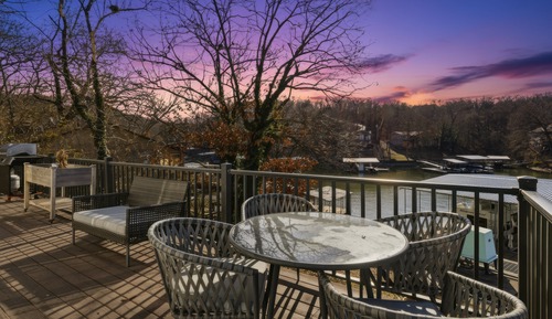 House, Multiple Beds, Patio (Runabout Retreat)