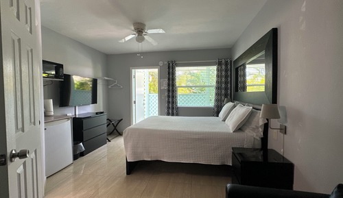 Standard Single Room, Pool View