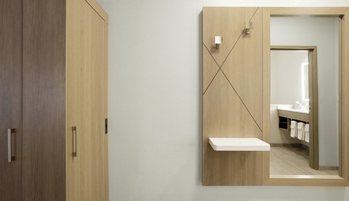 Standard Room, 1 King Bed, Accessible Bathtub (Mobility)