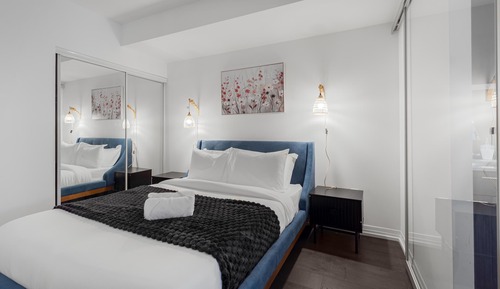 Comfort Suite, 1 Queen Bed with Sofa bed