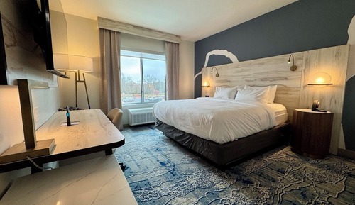 Standard Room, 1 King Bed, Non Smoking (Hearing Accessible)