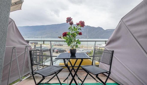Classic Twin Room, Balcony, Lake View