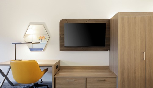 Suite, 2 Queen Beds, Accessible Bathtub (Communications & Mobility)