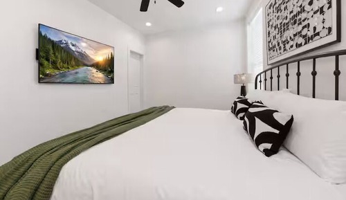 Luxury Townhome, Pets Not Allowed