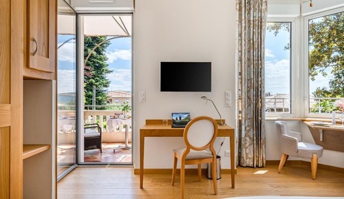 Deluxe Double Room, Balcony, Garden View
