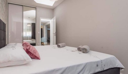 Apartment (Two Bedroom Apartment with Terrace 4)