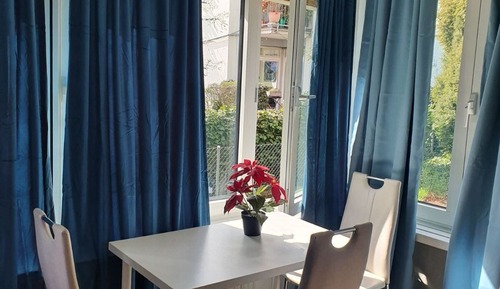 Gemischter Schlafsaal für Männer und Frauen mit 6 Betten . SIXTER